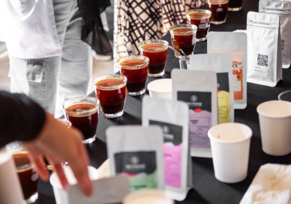 Nghệ thuật lựa chọn vật liệu trong F&B: Từ bài toán vận hành đến cảm xúc khách hàng